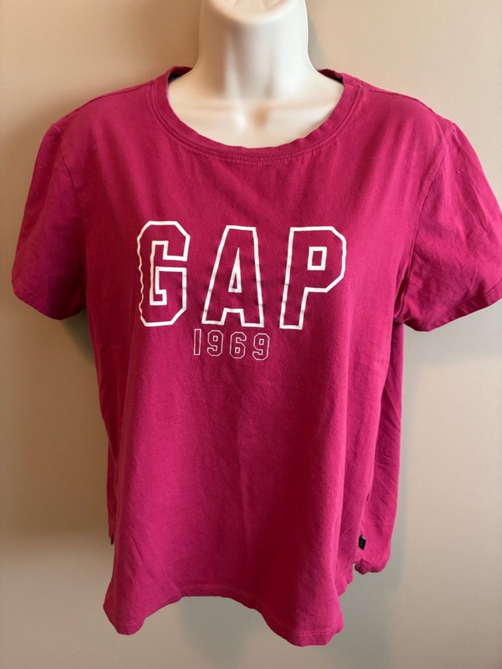 GAP Red Logo Short Sleeve Tee